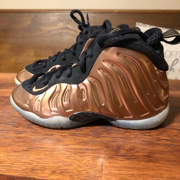Nike Youth Foamposite Rose Gold 11C